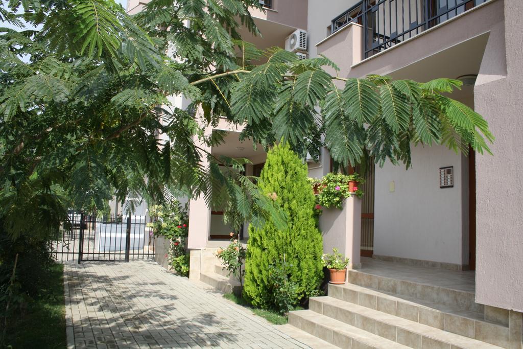 סאני ביץ' Alex Deluxe Apartments מראה חיצוני תמונה